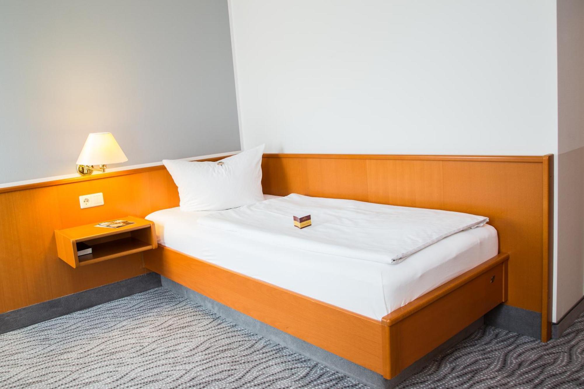 Hotel Kaiserhof Radeberg Δωμάτιο φωτογραφία